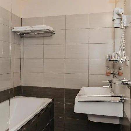 Daire Ah Alessandra Center